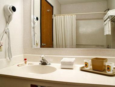 Super 8 By Wyndham Oneonta/Cooperstown Ξενοδοχείο Εξωτερικό φωτογραφία